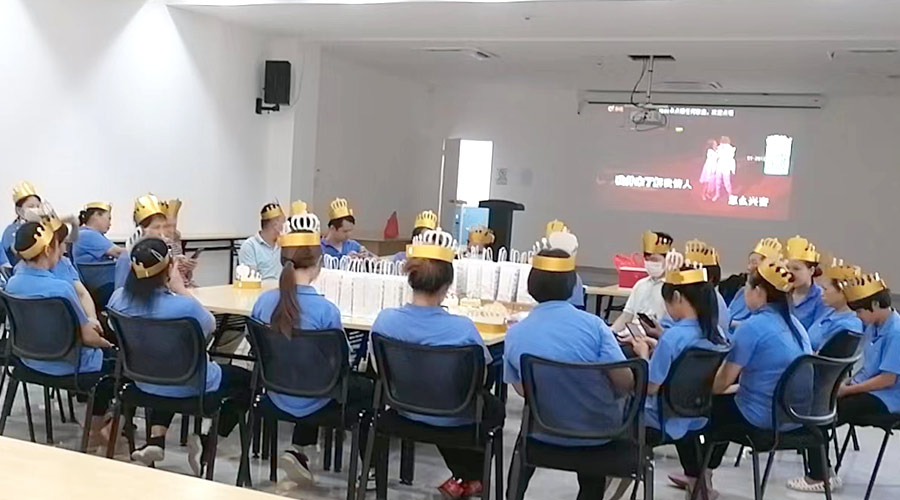 歡聚一堂 溫暖相伴！金環(huán)電器舉辦9月員工生日會